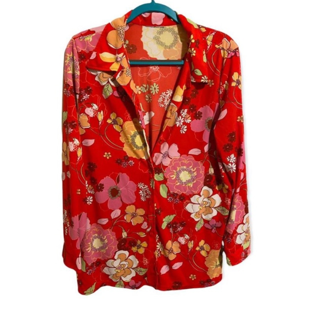 Retro floral button up top!